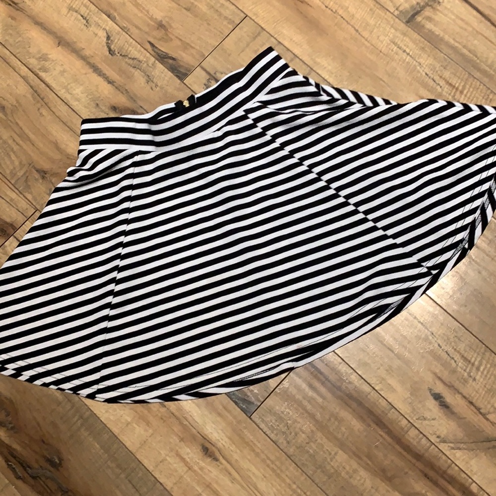 💜 5 for $25 💜Ardene Black and White striped skirt M
